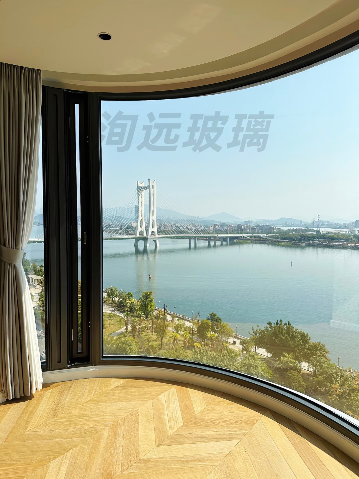 弯钢玻璃验收标准解析：原片、平整度、边部与认证
